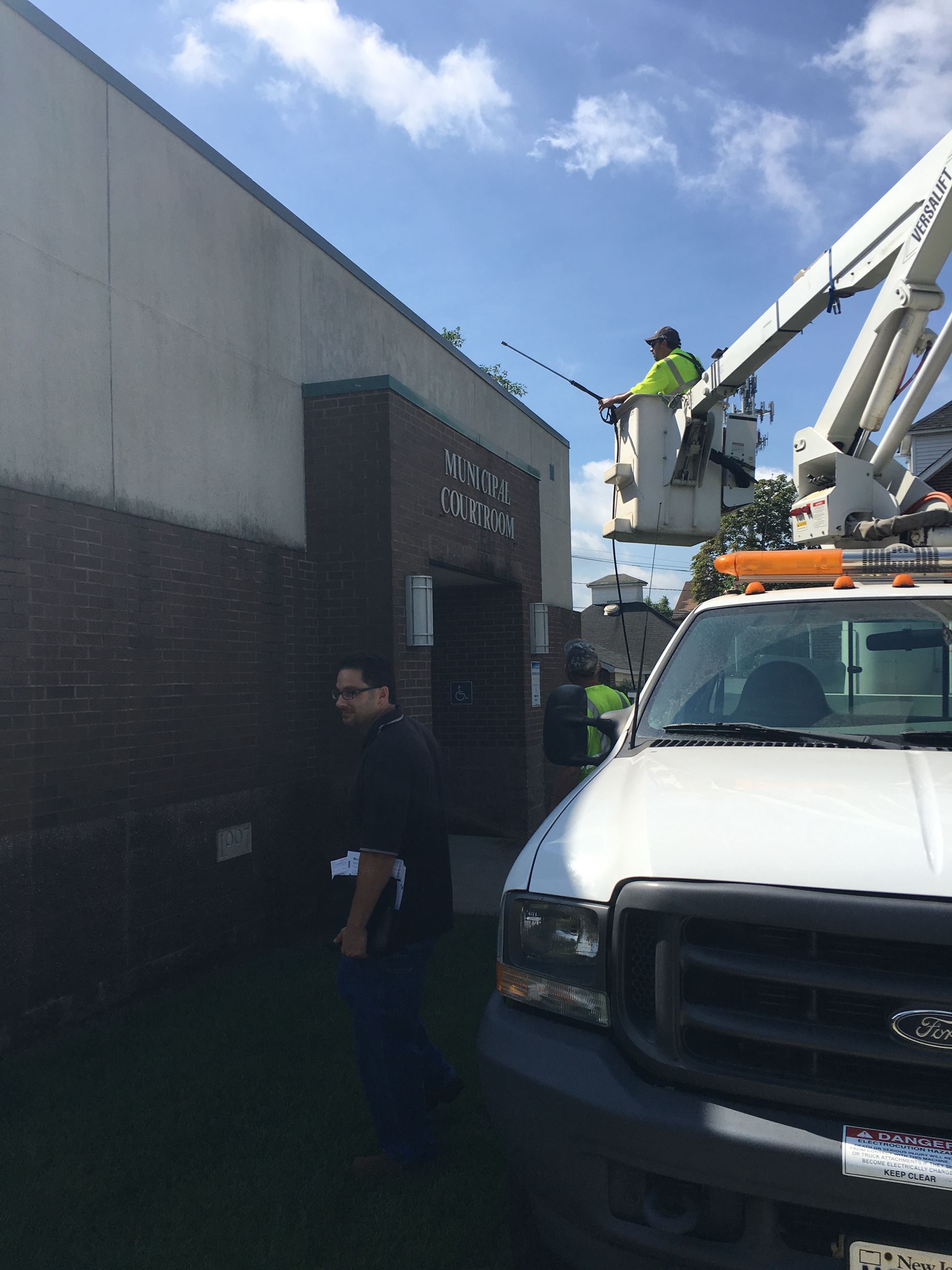 Power Washing Borough Hall_08.12.2016